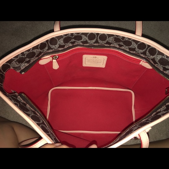 ❌❌sold❌❌Coach Taxi Zip tote - Picture 6 of 8